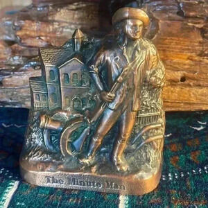 1974 vintage bank. This bank was manufactured in Chicago, USA. The minute man.